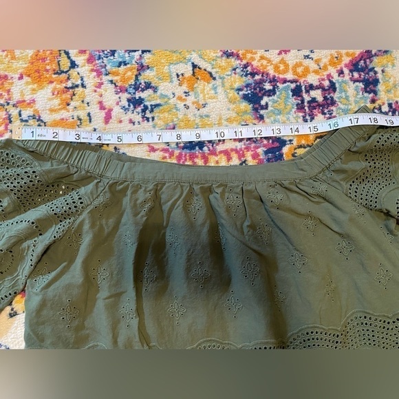 $8 SALE Daniel Rainn Off Shoulder Eyelet Blouse - Picture 8 of 11